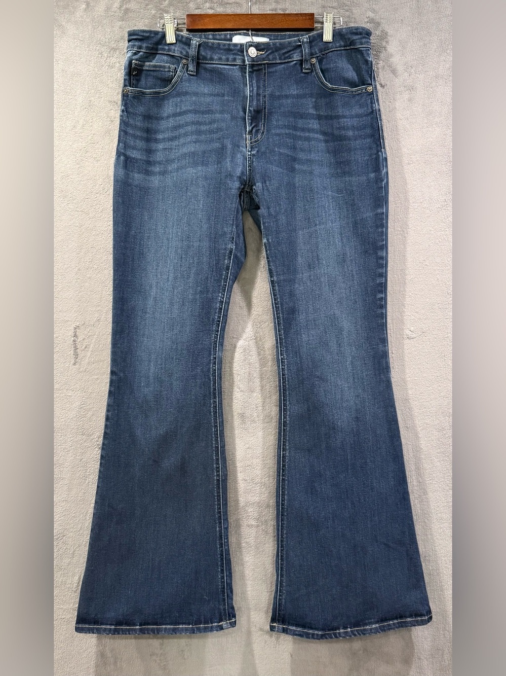 KanCan Women's 31 Mid Rise Classic Flare Jeans Dark Wash Jeans Boho Western